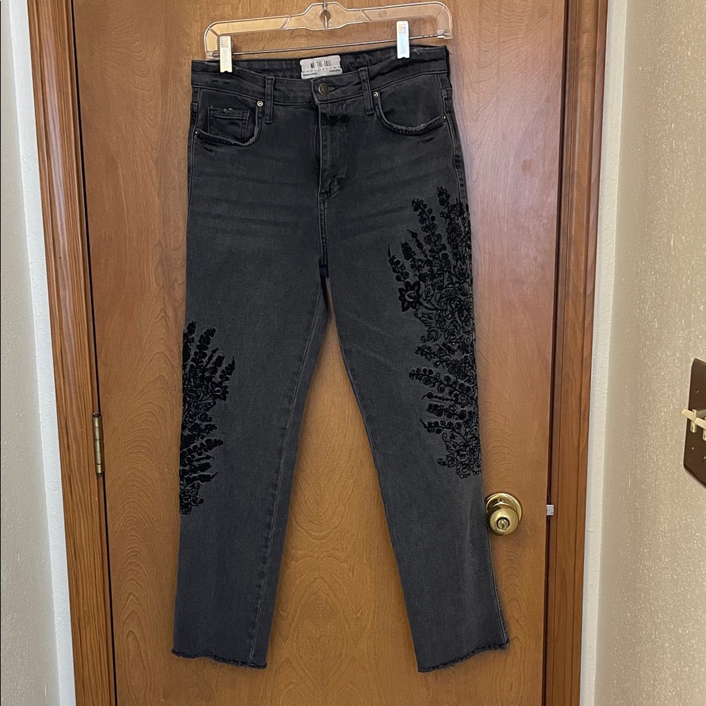 Free People(We the Free)Black Floral Embroidered Straight Leg Jeans, size 27